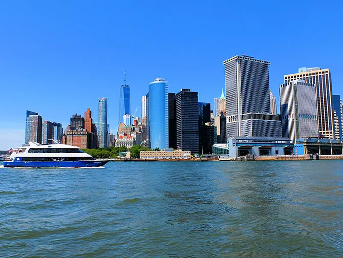 Circle Line Landmarks Bootstour (1,5 Stunden) - Skyline