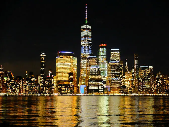 Bateaux Bootstour mit Abendessen in New York - Skyline