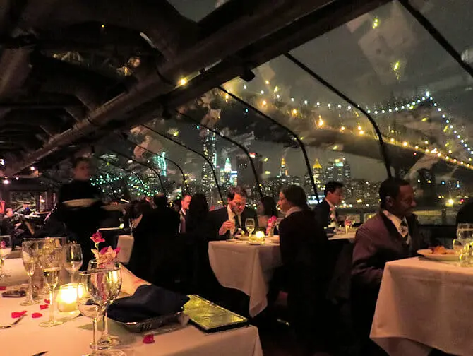 Bateaux Bootstour mit Abendessen in New York