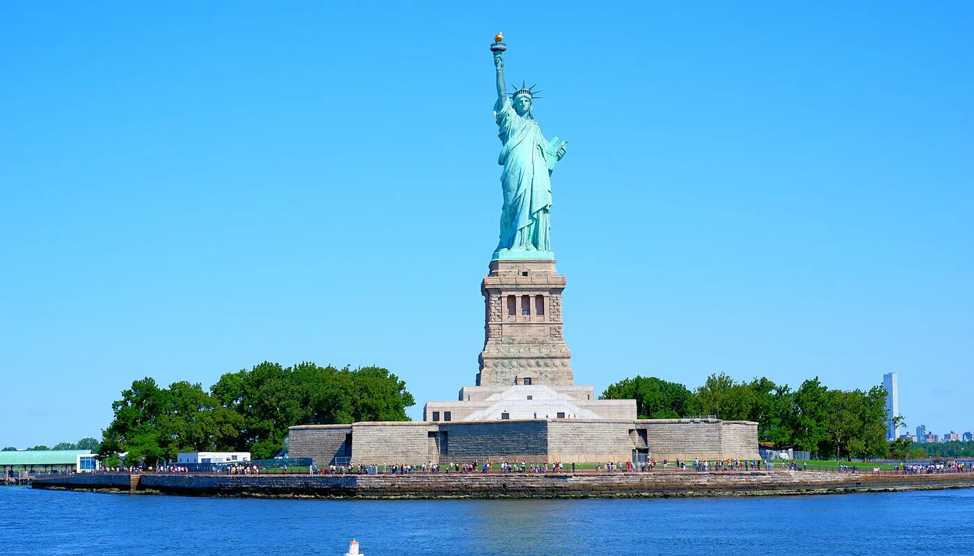 Klassische Schoner Segeltour in New York - mit Weinverkostung, Craft-Bier oder Jazzmusik - Freiheitsstatue