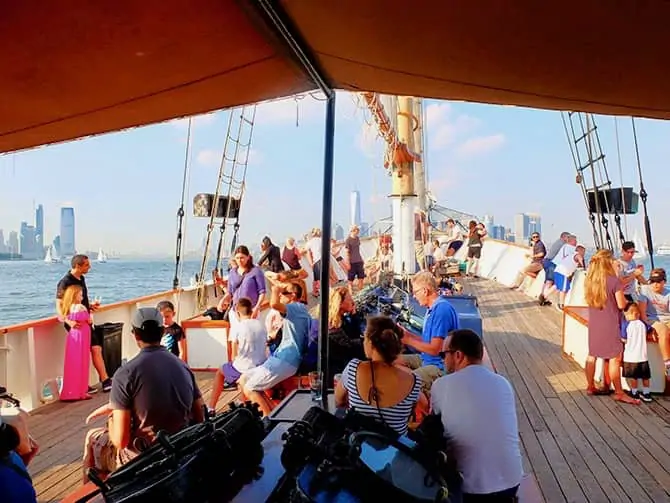 Klassische Schoner Segeltour in New York - mit Weinverkostung, Craft-Bier oder Jazzmusik
