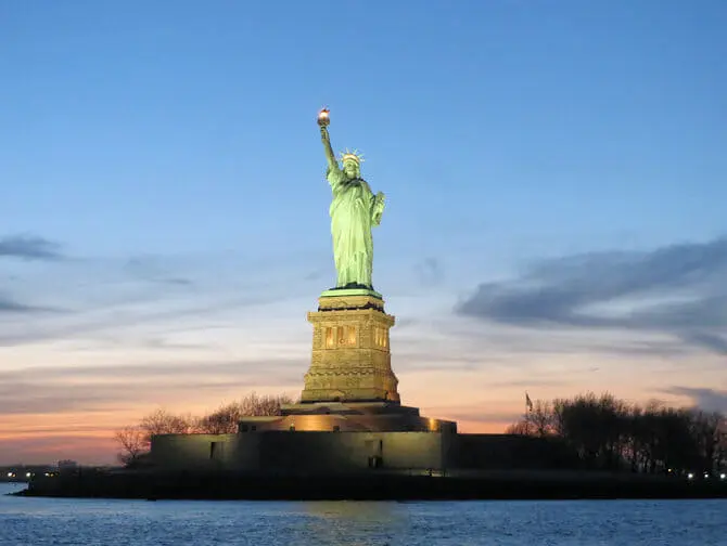 Bootstour in der Dämmerung (90 Minuten) - Freiheitsstatue