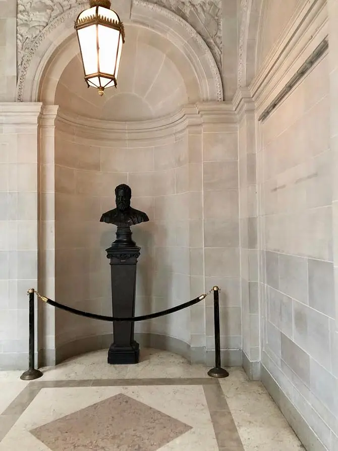 Frick Collection in New York - Atrium Ecke