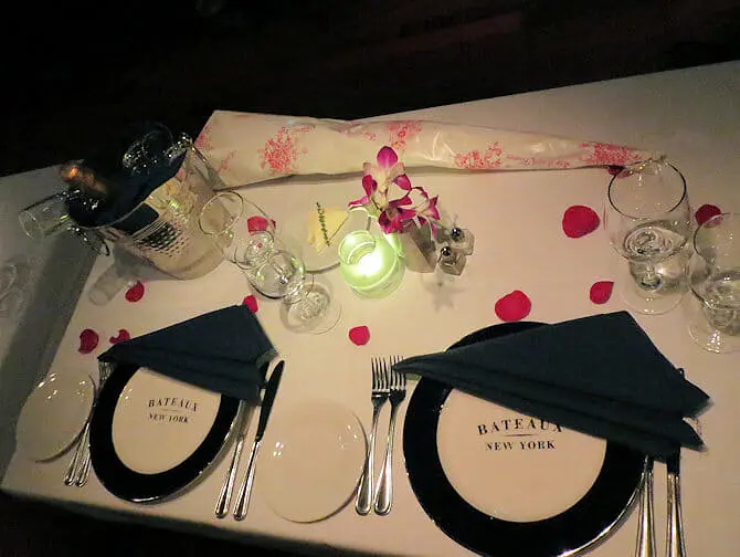 Valentinstag Bootstouren mit Abendessen in New York - Bateaux