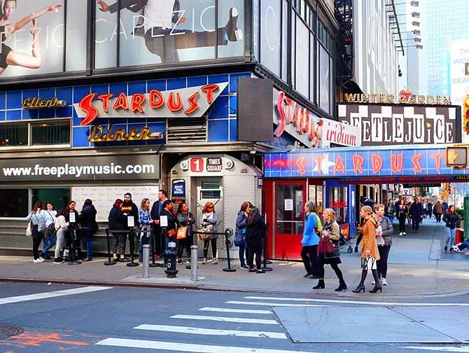 Themen-Restaurants in New York - Ellen's Stardust Diner
