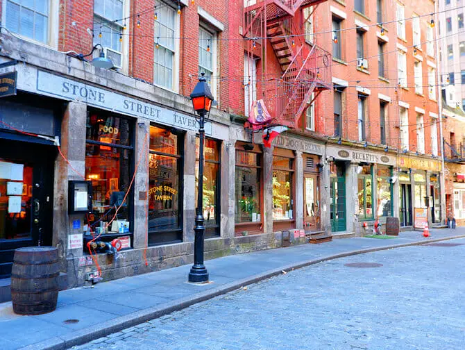 Was kann man in Lower Manhattan und Financial District machen - Stone Street 
