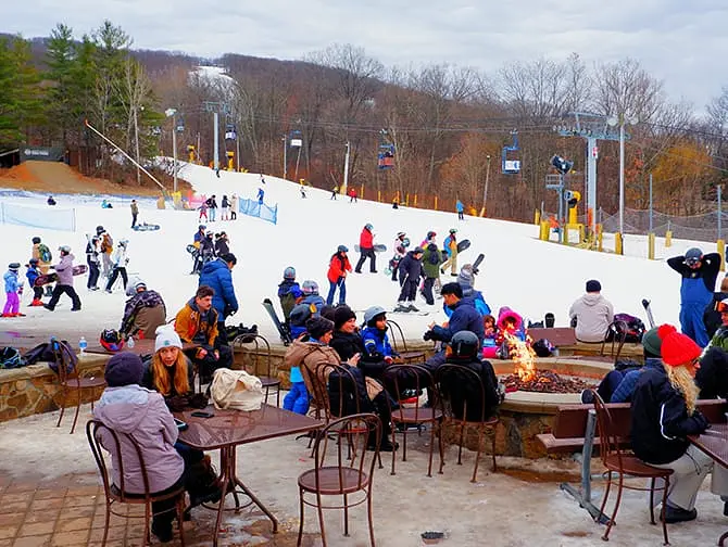 Ski oder Snowboard Tagesausflug von New York aus - Atmosphäre