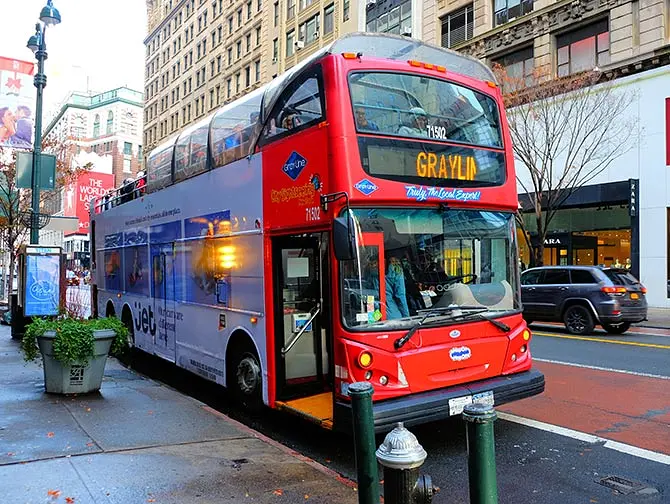 Hop on Hop off Bus in New York - Gray Line Roter Bus