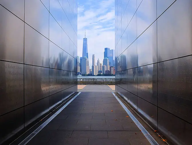 Empty Sky Memorial in New Jersey - Blick auf die Skyline