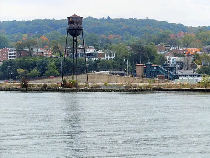 Tagesausflug zum Bear Mountain im Bundesstaat New York - Wasserturm