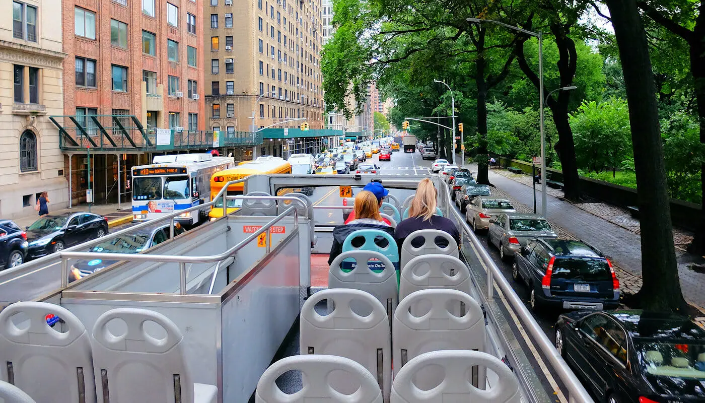 Gray Line Hop on Hop off Bus in New York - Reiseleiter