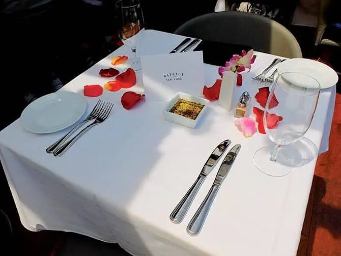 Bateaux Bootstour mit Mittagessen in New York - Romantisches Mittagessen