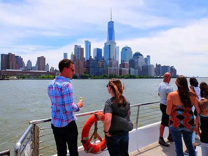 Bateaux Bootstour mit Mittagessen in New York - Aussicht