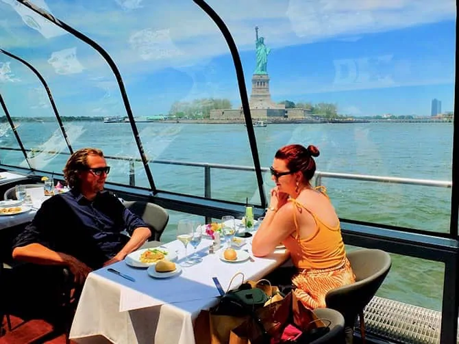 Bateaux Bootstour mit Mittagessen in New York