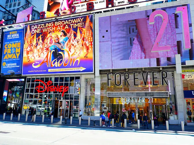 Was kann man im Theater District machen - Forever21
