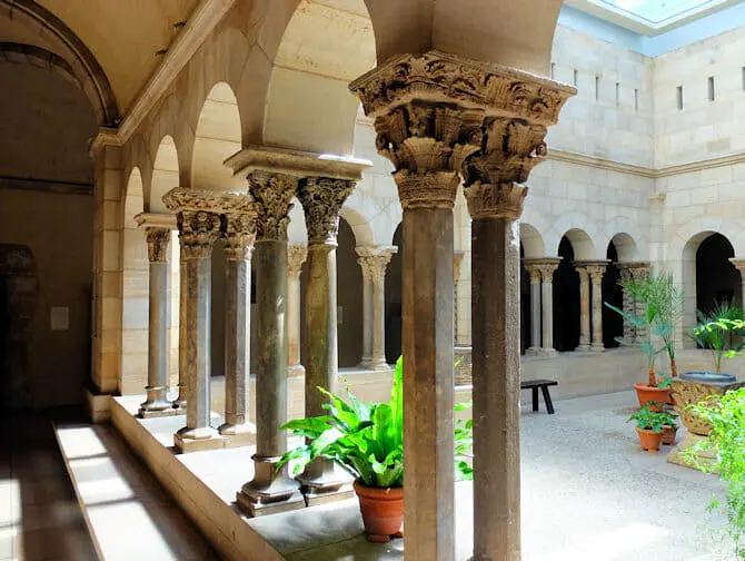 Met Cloisters in New York - Architektur