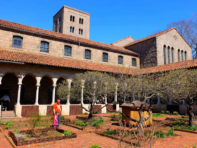Met Cloisters in New York - Garten
