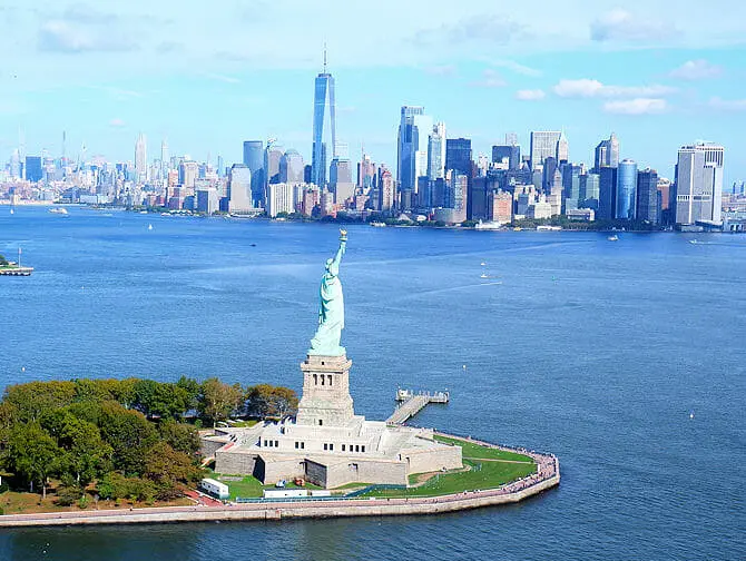 Helikopter-Rundflug ohne Türen in New York - Freiheitsstatue