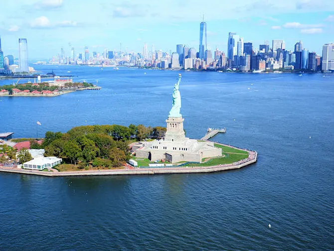 New York Helikopter-Rundflug - Freiheitsstatue & Downtown