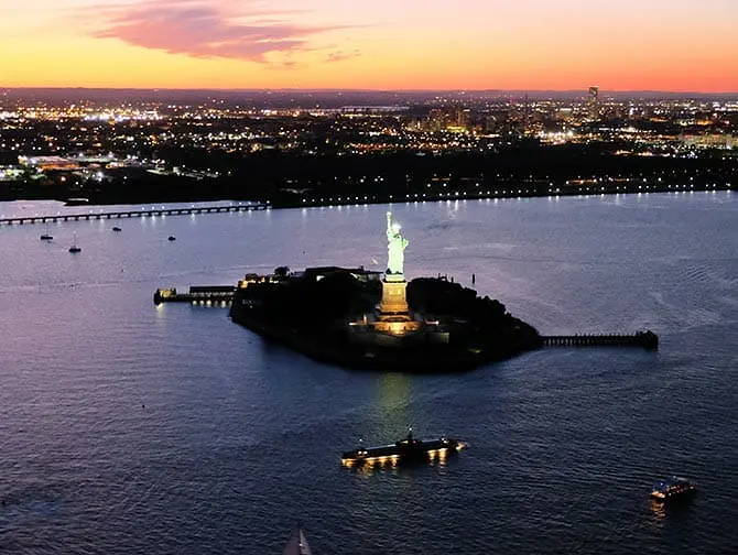 New York Night Helicopter Tour - Freiheitsstatue