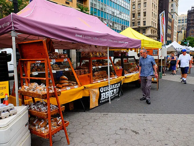 Umweltfreundliche New York Reise - Brot beim Union Square Greenmarket