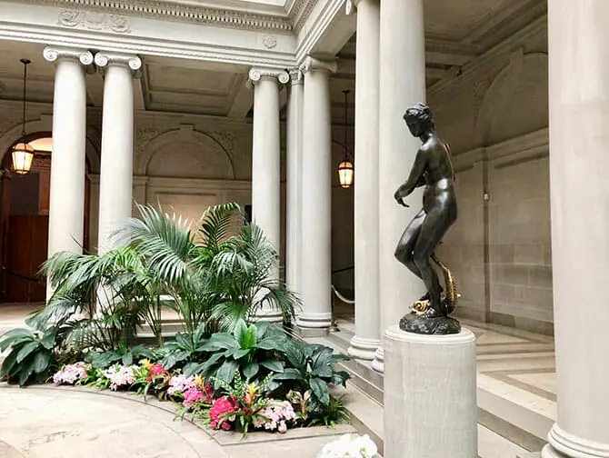 Frick Collection in New York - Statue