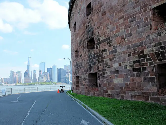 Was kann man auf Governors Island machen - Skyline