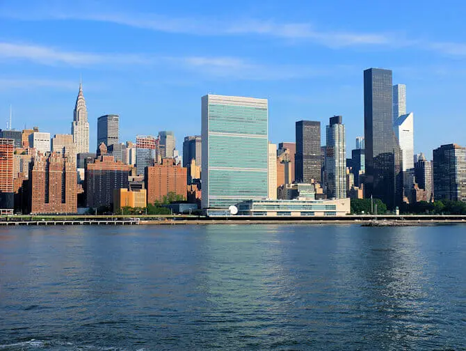 Die Vereinten Nationen in New York Chrysler Building