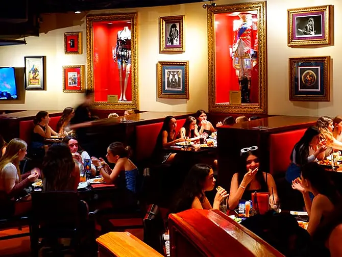 Themen Restaurants in NYC - Hard Rock Cafe Innenbereich
