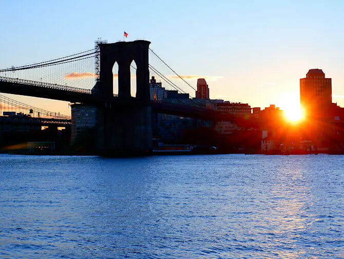 Was kann man in South Street Seaport machen- Brooklyn Bridge