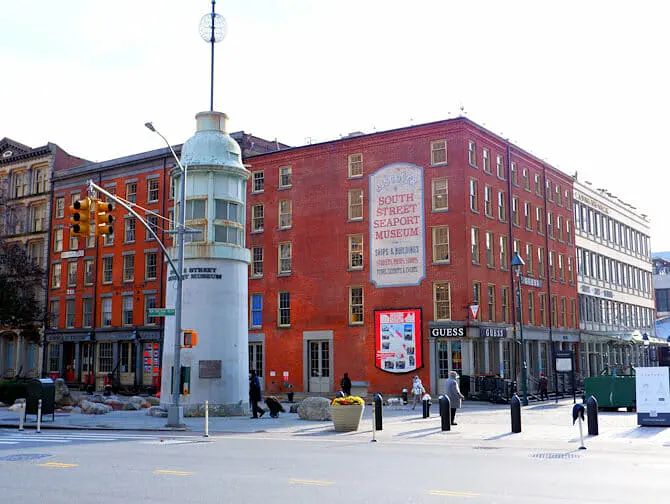 Was kann man in South Street Seaport machen - Museum