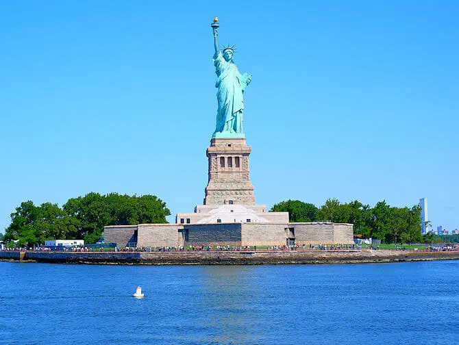 Circle Line: Liberty Super Express Bootstour (50 min) -Freiheitsstatue