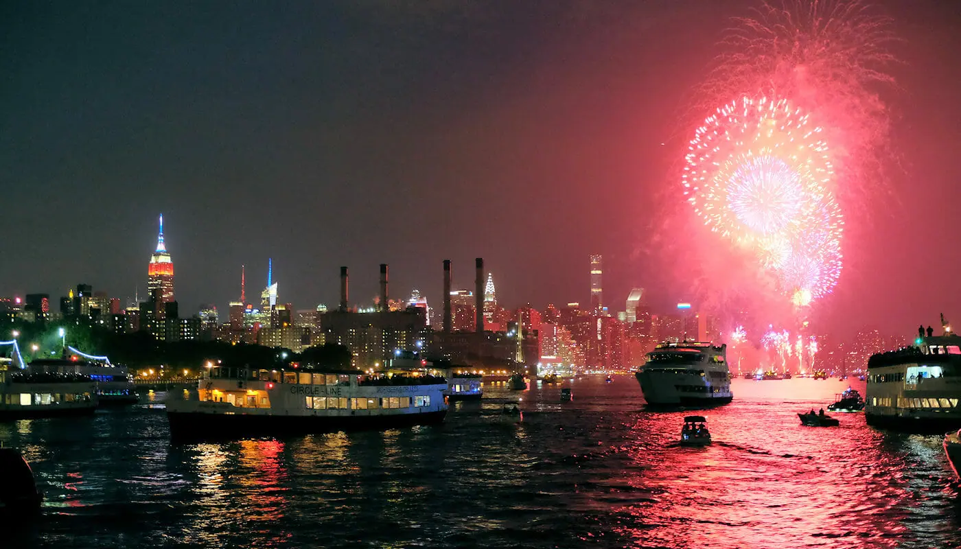 Bootstouren am 4. Juli in New York - Fireworks