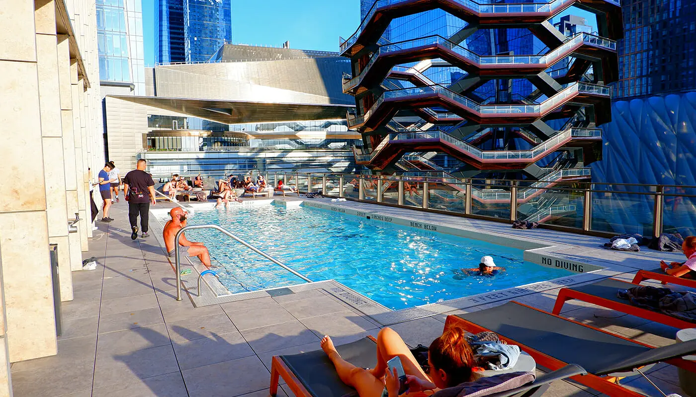 Hotels mit Pool in New York - Equinox Hotel