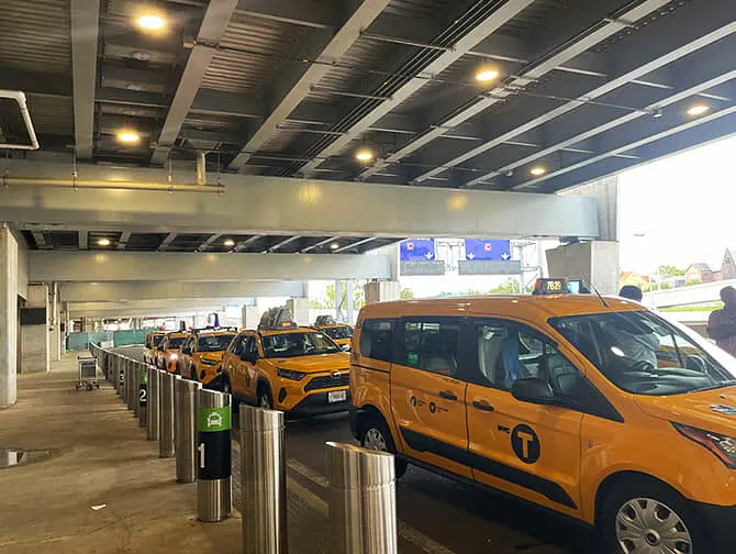LaGuardia Flughafen - Taxi