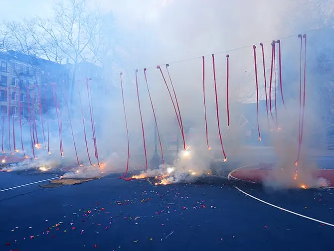 Mond Neujahr in New York - Chinese New Year Firecracker Ceremony