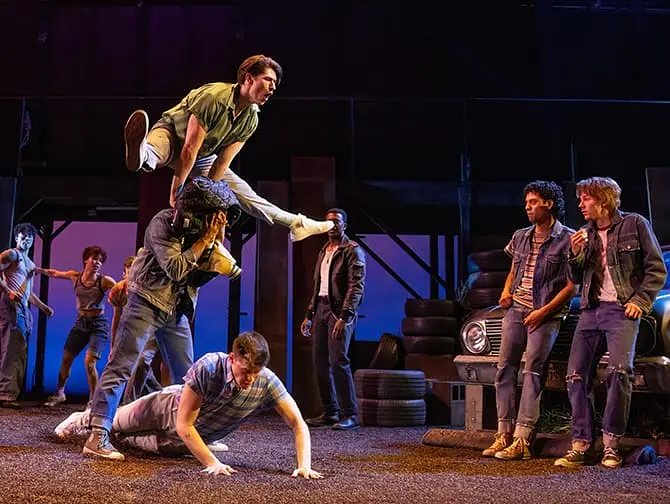 The Outsiders am Broadway Tickets - Besetzung