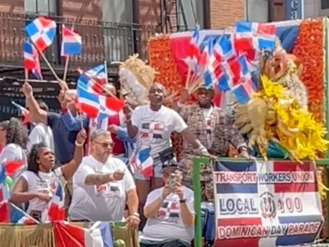 Dominican Day Parade in New York - Festwagen