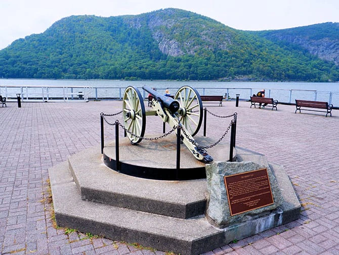 Kleinstadt Amerika: Tagesausflug nach Cold Spring in der Nähe von New York - Am Hudson River gelegen
