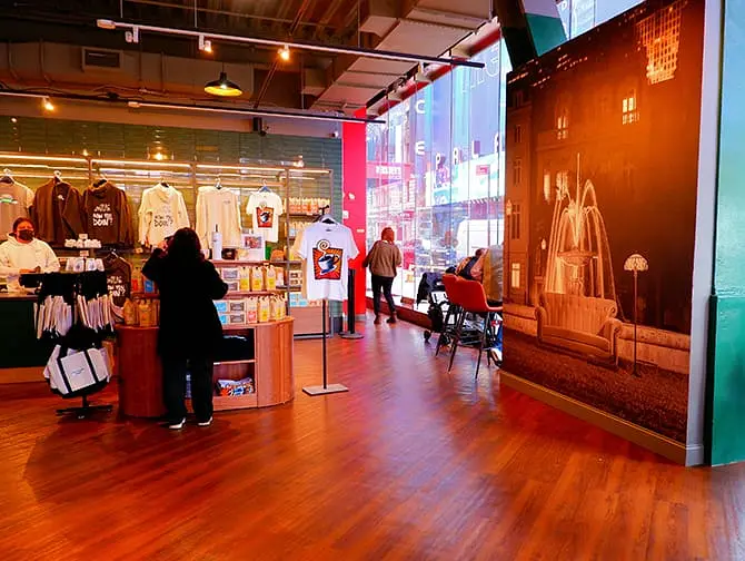 Central Perk Coffeehouse in New York - Im Shop Merchandise kaufen