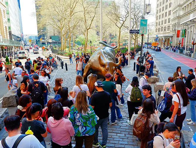 Charging Bull Statue in New York - Beliebte Sehenswürdigkeit im Financial District