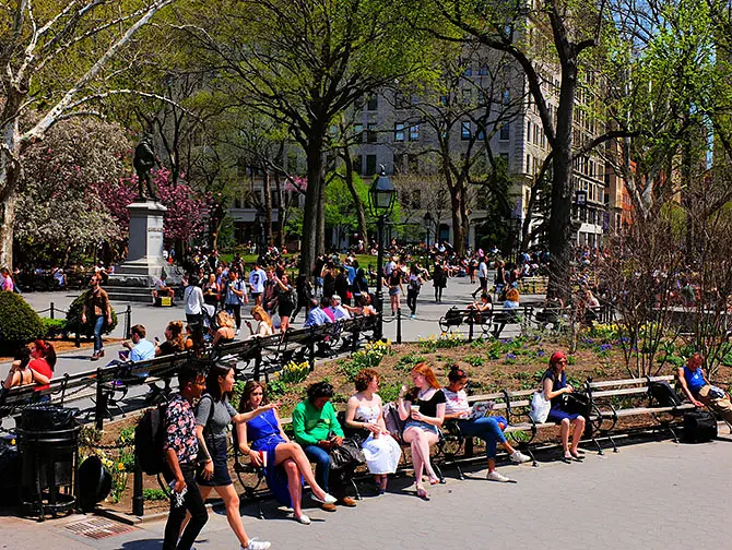 Washington Square Park in New York - Herz der New York University
