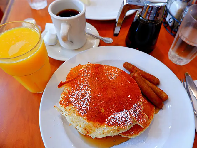Diners in New York - Squire's Diner in the Financial District